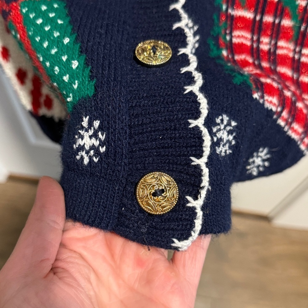 Vintage Festive Navy Cardigan with Holiday Design - Picture 3 of 10